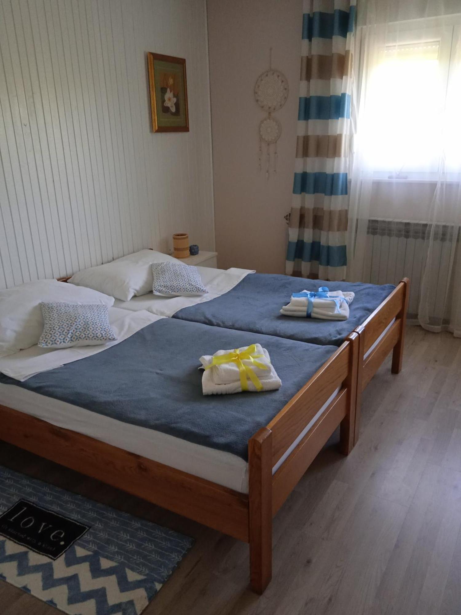 Studio Luna Appartement Karlovac Extérieur photo
